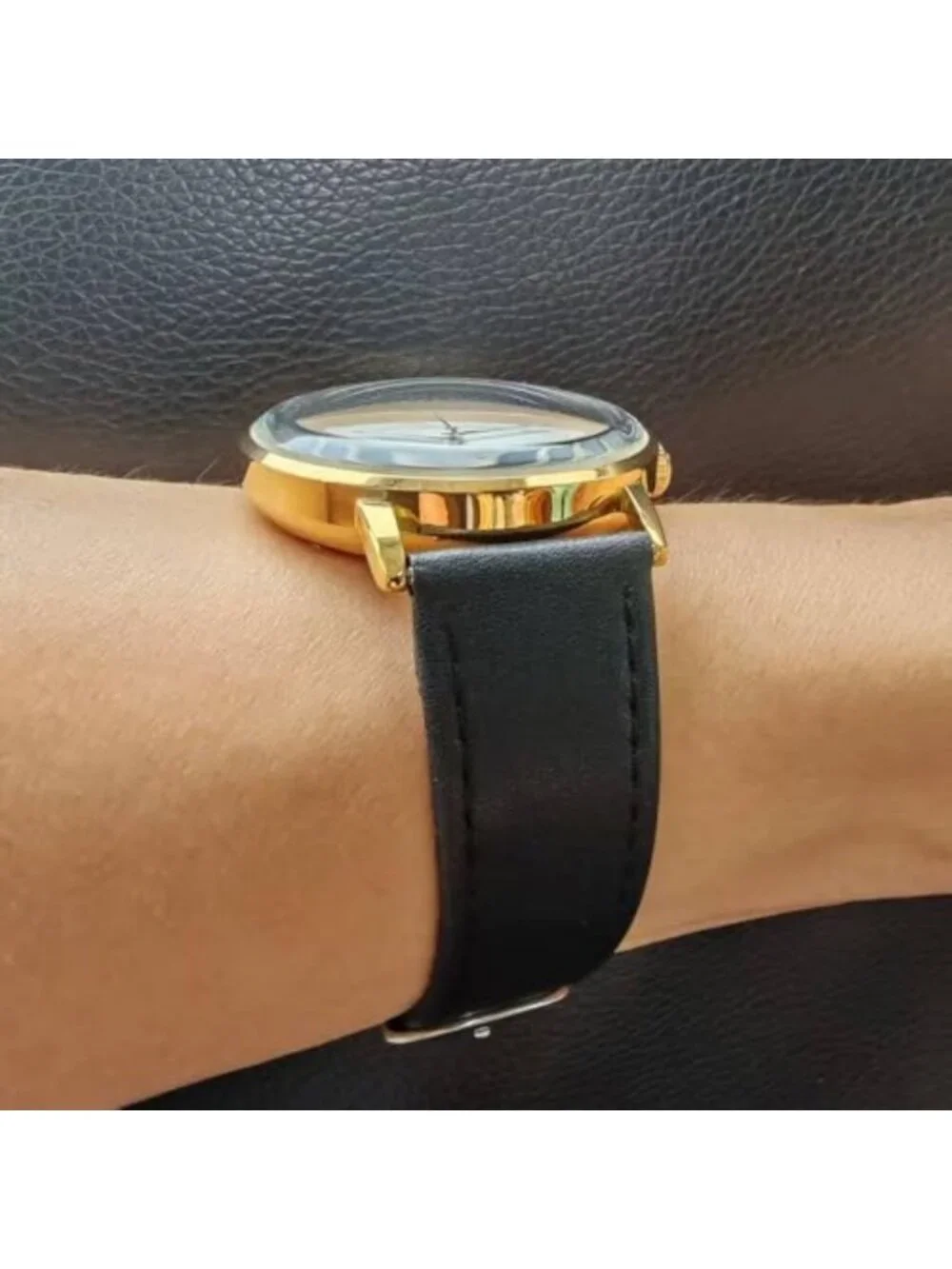 Vintage Mechanical Watch with Domed Glass, 40mm Case, Casual Minimalist Design